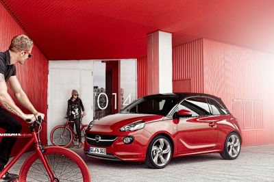 Новый и яркий Opel ADAM