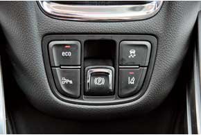 За включение системы Start/Stop отвечает кнопка Eco, а три другие отвечают за парктроник, систему слежения за дорожной разметкой и ESP.