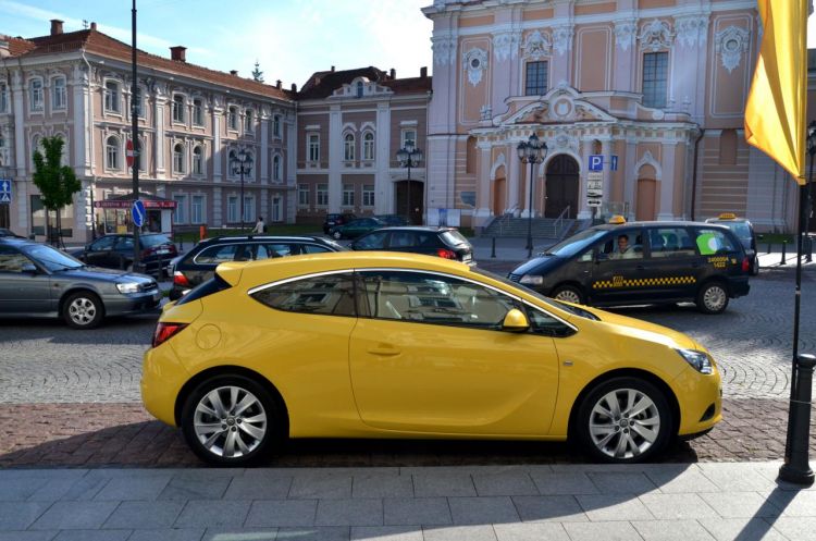 Opel Astra J GTC