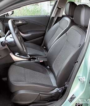 Диапазоны перемещения кресла впечатляют широтой. Еще бы наклон спинки менялся не ступенчато и более удобной ручкой.