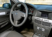 Легкий от работы электроусилителя руль снимают с водителя всякую необходимость напрягаться и держаться в тонусе